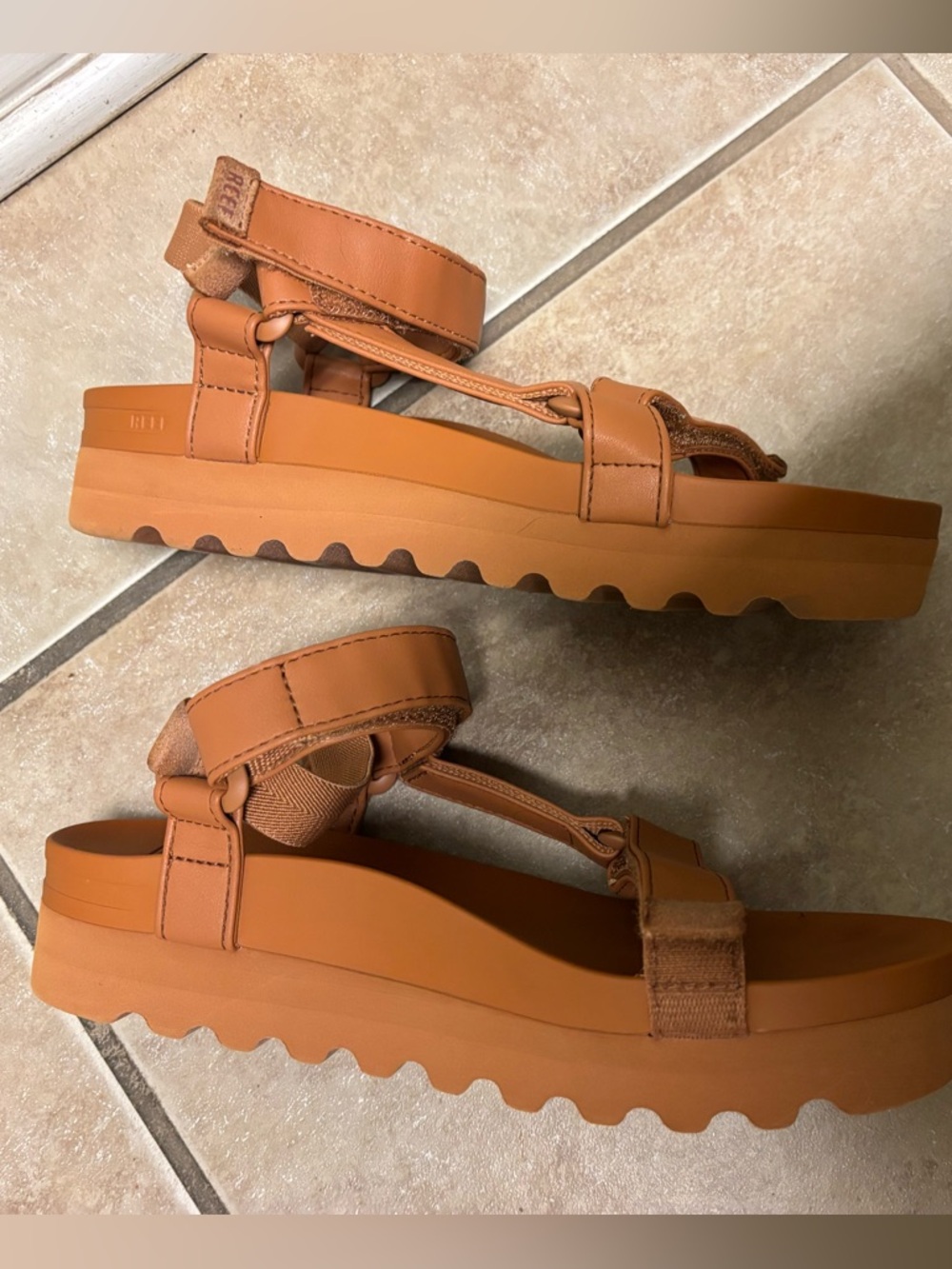 Reef Cushion Rem Hi Brown Sandals - Picture 5 of 6